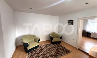 Casa individuala de vanzare 3 camere 85mpu+ garaj zona Piata Cluj 