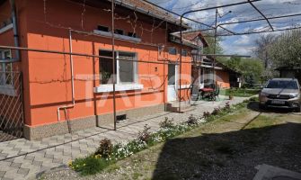 Casa individuala de vanzare 3 camere curte si gradina Beclean