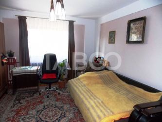 Casa individuala de vanzare 370mp 6 camere teren 760mp Gusterita
