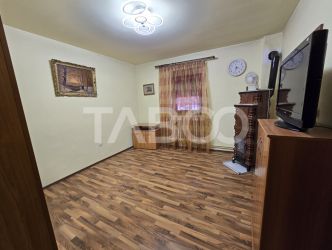 Casa individuala de vanzare 4 camere 120mpu si curte 1310mp Gusterita