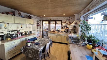 Casa individuala de vanzare 4 camere 184 mp utili zona Mihai Viteazul