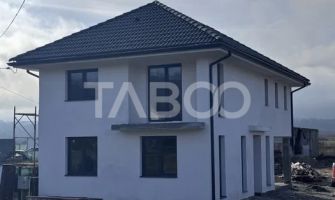 Casa individuala de vanzare 4 camere 300 mp teren Exterior Sibiu