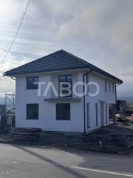 Casa individuala de vanzare 4 camere 300 mp teren Exterior Sibiu