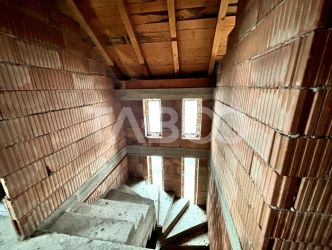 Casa individuala de vanzare 500mpu teren in Sura Mare Sibiu