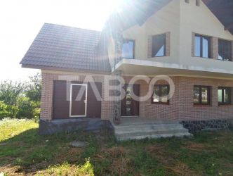 Casa individuala de vanzare 780 mp teren garaj pivnita in Daia Sibiu