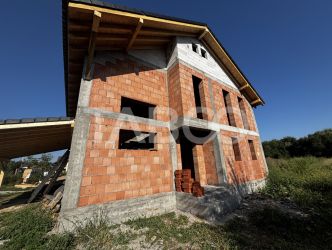 Casa individuala de vanzare constructie noua 2025 Sura Mare