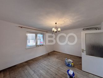 Casa individuala de vanzare  cu 3 camere  1020 mp teren in Hamba