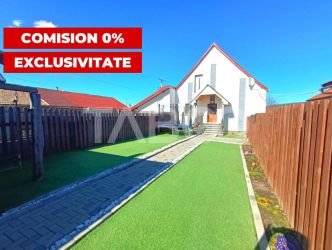 Casa individuala de vanzare cu spatii comerciale in Rosia Sibiu