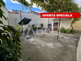 Casa individuala de vanzare cu teren 237 mp garaj in zona Lupeni Sibiu