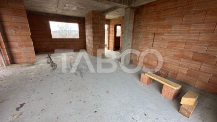 Casa individuala de vanzare curte 500 mp 5 camere carport 127 mpu 