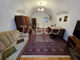 Casa individuala de vanzare curte proprie pivnita Orasul de Jos Sibiu