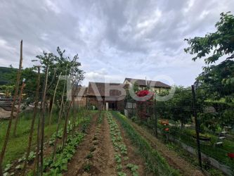 Casa individuala de vanzare in Poplaca -acces auto si strada asfaltata