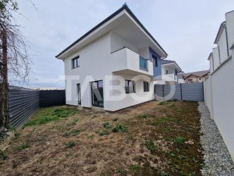 Casa individuala de vanzare in Selimbar - strada privata si pavata