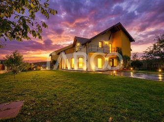 Casa individuala de vanzare in stil mediteranian curte 704 mp Borhanci