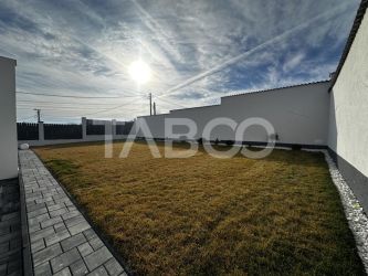 Casa individuala de vanzare P+E+Pod teren 498 mp front stradal 17 ml