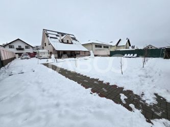 Casa individuala de vanzare teren 852 mp 5 camere 2 bai Selimbar Sibiu