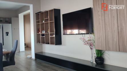 Casa individuala deosebita cu 6 camere in Ghiroda