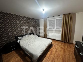 Casa individuala din 2 apartamente de vanzare formata si piscina