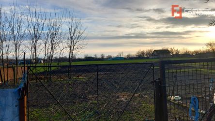 Casa individuala + hala de vanzare in Grabat 