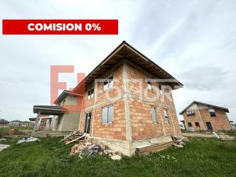 Casa individuala la rosu, 5 camere, teren 508 mp, in Giarmata 