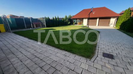 Casa individuala moderna de vanzare 5 camere 2 garaje