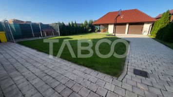 Casa individuala moderna de vanzare 5 camere 2 garaje