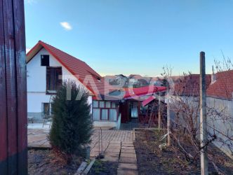 Casa individuala P+1E 3 camere 820 teren liber curte si gradina 