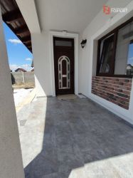 Casa individuala, parter, teren 500mp in Sanmihaiu Roman - V2433
