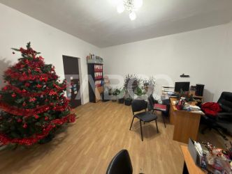 Casa individuala pretabila spatiu comercial teren 400 mp Piata Cluj