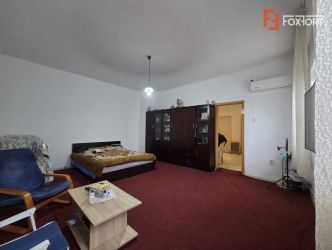 Casa individuala, teren de 1015 mp, zona Parneava