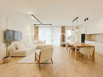 Casa la cheie de vanzare cu parcare in cartierul Borhanci  