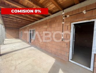 Casa la rosu P+1E+Pod 9 camere 5 bai 832mpu 4 terase curte Mihalt Alba