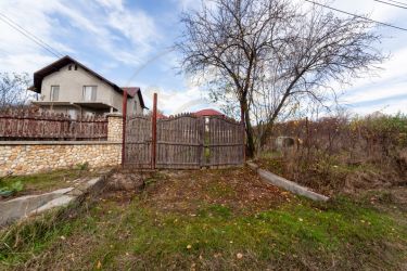 Casa la tara cu teren generos in zona Calinesti-Ciocanesti -Jud. Arges