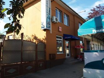 CASA PRIVATA  (A FUNCTIONAT CA PENSIUNE/INCHIS) ORASUL  SARMASU MURES