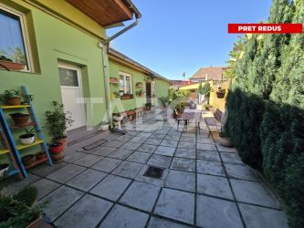 Casa spatioasa de vanzare teren 432 mp zona linistita - Lupeni Sibiu