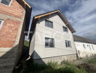 Casa teren 600 mp 4 camere individuala in Sura Mare Sibiu 