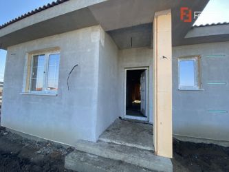 Casa tip duplex 3 camere, de vanzare,  Dumbravita zona lac - ID V406