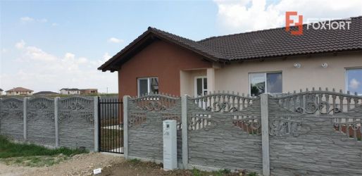 Casa tip duplex 3 camere de vanzare Mosnita Noua - ID V284