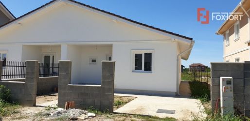 Casa tip duplex 3 camere de vanzare Mosnita Noua - ID V470