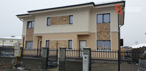 Casa tip duplex 4 camere de vanzare Mosnita Noua - ID V359