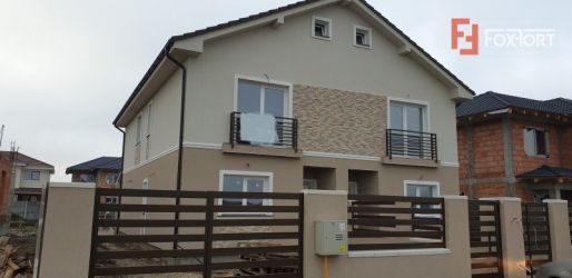 Casa tip duplex 4 camere de vanzare Mosnita Noua - ID V372
