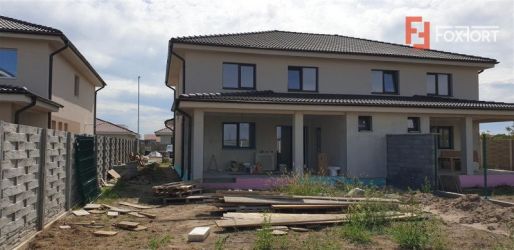 Casa tip duplex 4 camere  de vanzare Mosnita Noua - ID V476