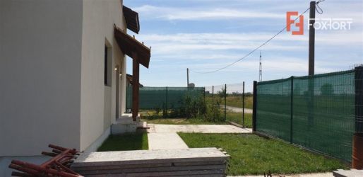 Casa tip duplex 5 camere de vanzare Mosnita Noua - ID V434