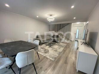 Casa tip duplex complet utilata singur in curte cu loc de parcare 