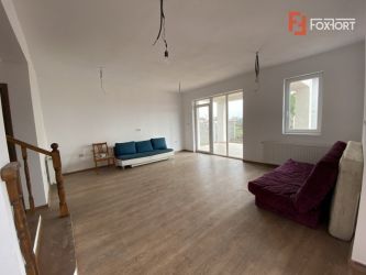 Casa tip duplex, cu 4 camere, de vanzare in Dumbravita.