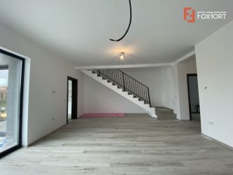 Casa tip duplex, cu 4 camere, de vanzare în Dumbravita - ID V2361