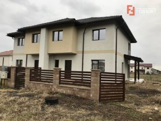 Casa tip duplex cu 4 camere de vanzare, zona Dumbravita 