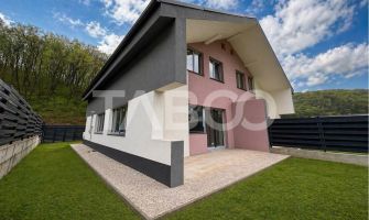 Casa tip duplex cu 4 camere si curte in Floresti zona Tauti