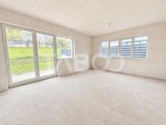 Casa tip duplex cu 4 camere si curte in Tauti Floresti