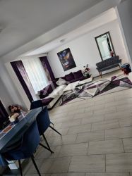 Casa tip duplex de vanzare 4 camere 2 bai 2 parcari Arhitectilor Sibiu